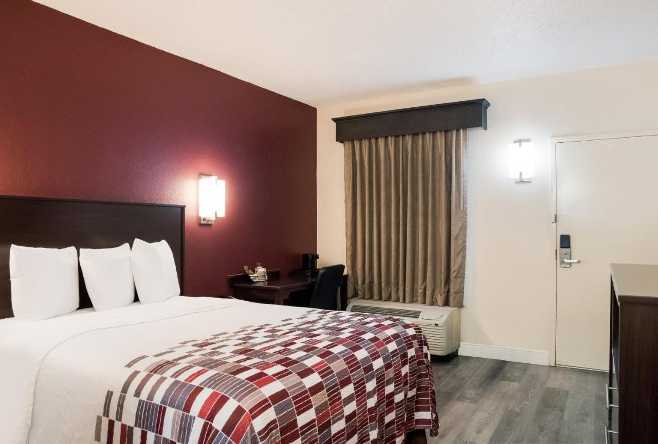 Red Roof Motel 2*